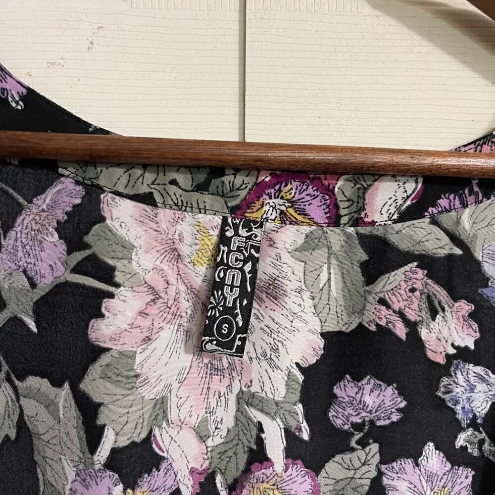 FCNY Women's Black Floral Open Front Short Sleeve Kimono Size Small